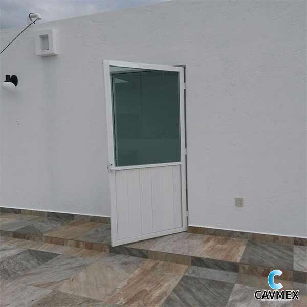 Puerta  Abatible naciónal de 3"